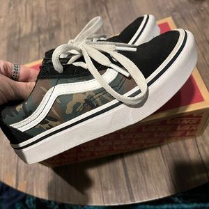 COPY - Kids camo vans
